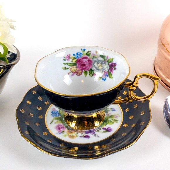 Other - Incredible Royal Shafford Bone China Teacup w/ gold star decoration